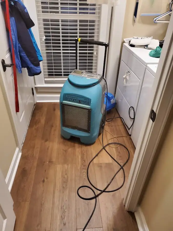 Commercial dehumidifier deployed for Flood Damage Cleanup in Country Homes